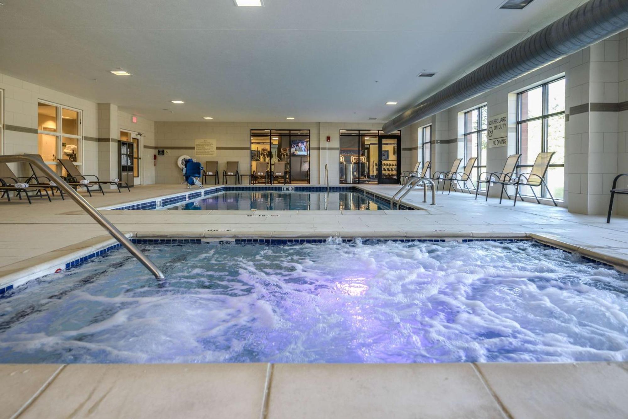Hampton Inn Brighton Mi Exterior photo